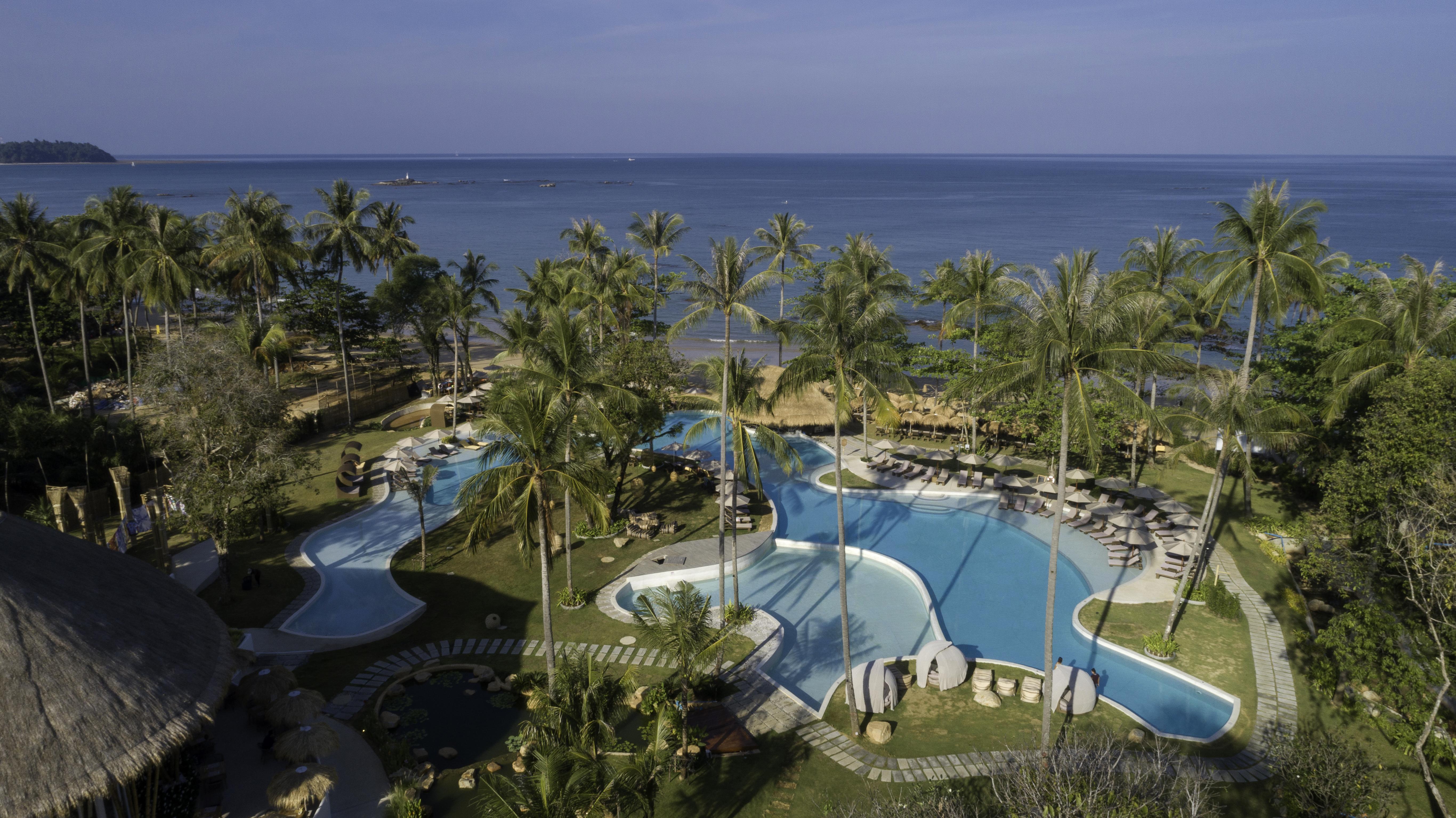 Eden Beach Khaolak Resort And Spa A Lopesan Collection Hotel - Sha Extra Plus Khao Lak Eksteriør billede The pool at the resort