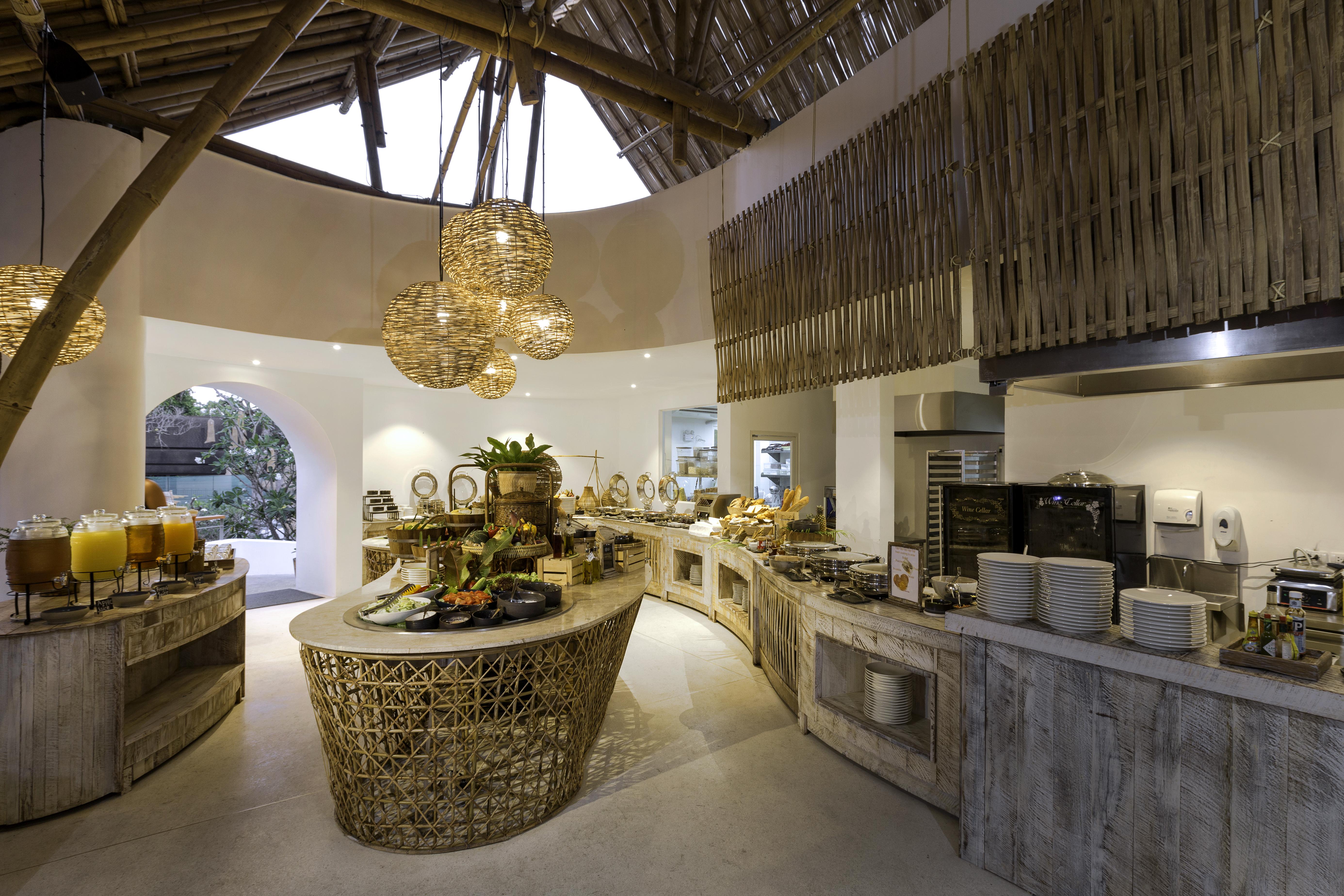 Eden Beach Khaolak Resort And Spa A Lopesan Collection Hotel - Sha Extra Plus Khao Lak Eksteriør billede The kitchen at the restaurant