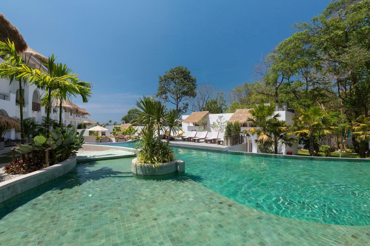 Eden Beach Khaolak Resort And Spa A Lopesan Collection Hotel - Sha Extra Plus Khao Lak Eksteriør billede The swimming pool at the resort